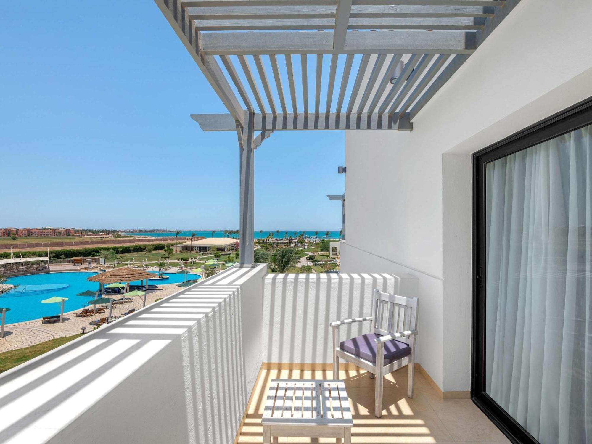 Movenpick Waterpark Resort & Spa Soma Bay Exterior photo