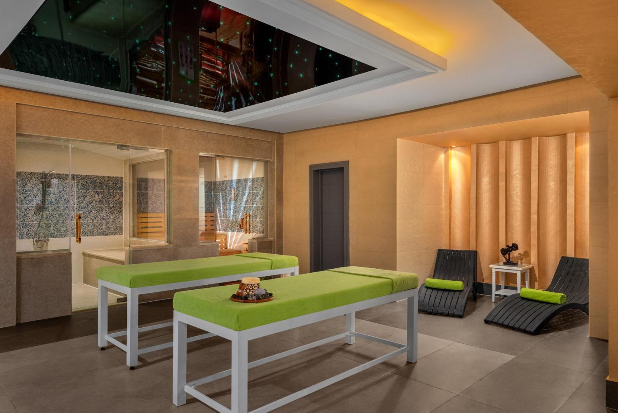 Movenpick Waterpark Resort & Spa Soma Bay Exterior photo