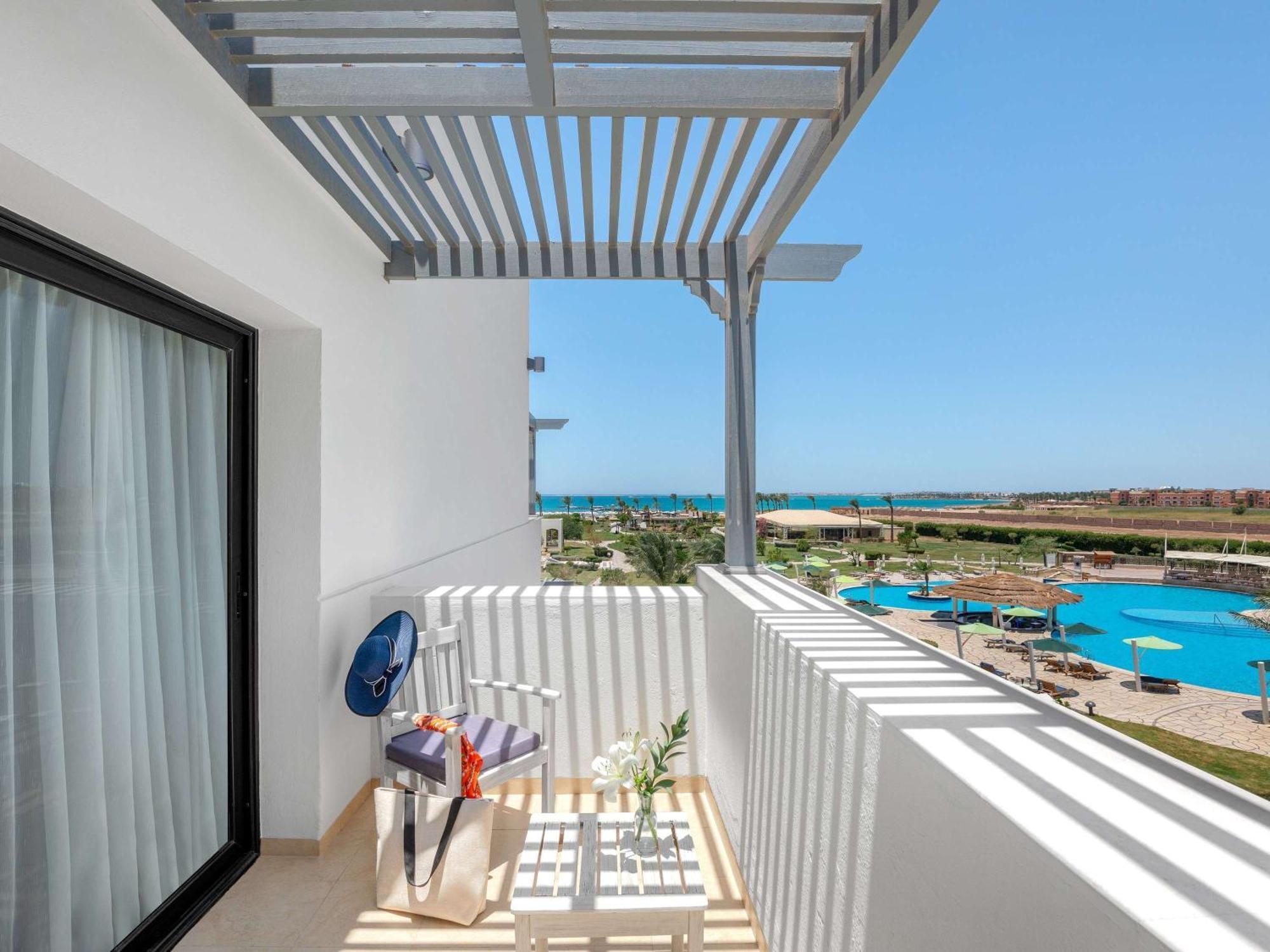 Movenpick Waterpark Resort & Spa Soma Bay Exterior photo